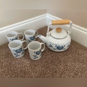 Hometrends Vintage‎ Blue Hearts Teakettle and Mug Set